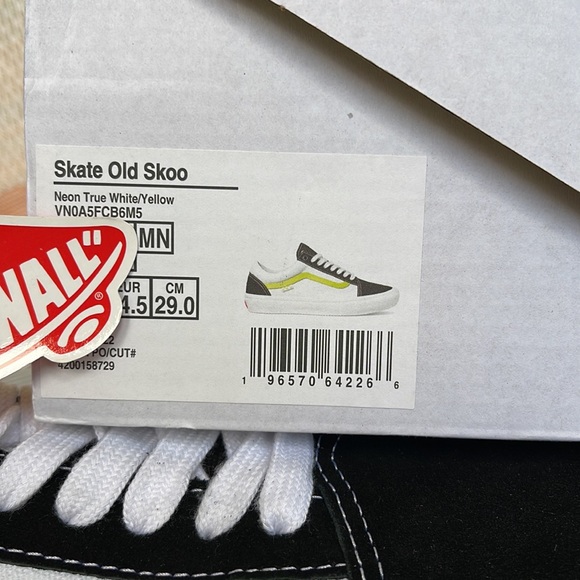 Vans WMNS Skate Old Skool
Neon True White/Yellow
VN0A5FCB6M5 sneakers - Picture 16 of 16